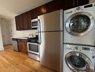 21-80 38th St unit C3 - Queens, NY