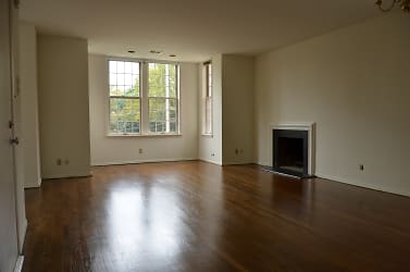 516 S Highland Ave unit 21 - Pittsburgh, PA