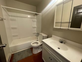 Two Bedrooms In South Toledo Apartments - Toledo, OH