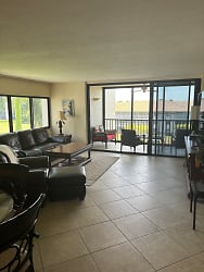 4160 Steamboat Bend E unit 404 - Fort Myers, FL