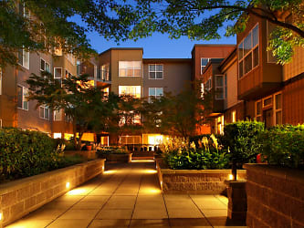 Avalon ParcSquare Apartments - Redmond, WA