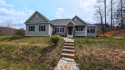 146 Southern Scenic Heights - Hendersonville, NC