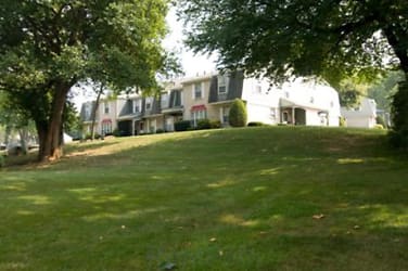 Sunnybrook Towne Houses Apartments - Lancaster, PA