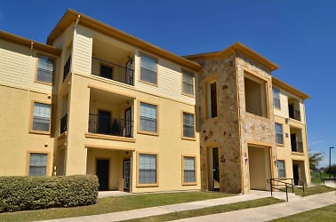 Port Royal Apartment Homes - San Antonio, TX
