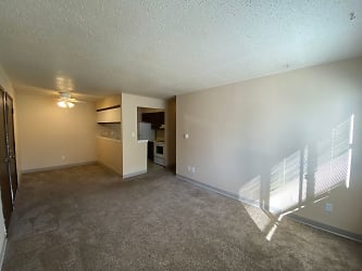 2516 Perry Park Ave unit 2512 - Perry, IA
