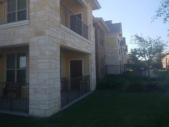 Enclave At Mira Lagos Apartments - Grand Prairie, TX