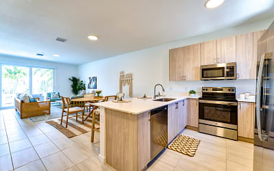 The Mallory Townhomes Apartments - Fort Myers, FL