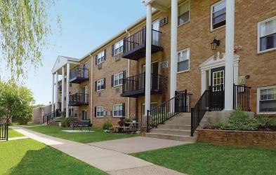Hill Brook Place Apartments - Bensalem, PA