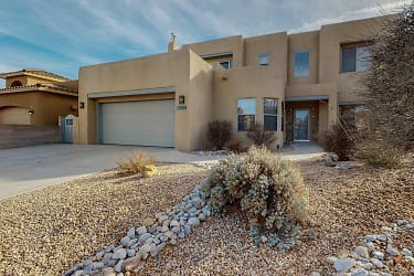 4404 Red Tail Ct NW - Albuquerque, NM