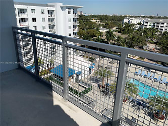 2500 SW 22nd Terrace #819 - Fort Lauderdale, FL