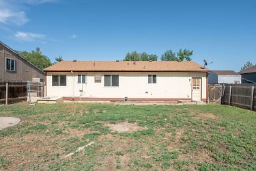 311 21st Ave Ct - Greeley, CO