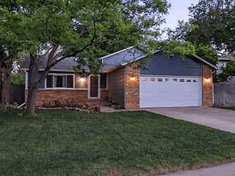 2242 Clydesdale Dr - Fort Collins, CO