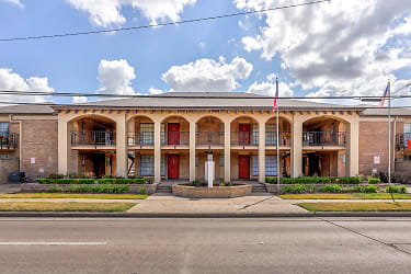 Las Velas At Hillcroft Apartments - Houston, TX