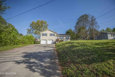 1109 E Emory Rd - Knoxville, TN