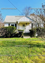 4137 Russell Ave - Lorain, OH
