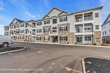 935 Vanderbergh Blvd #935 - Monroe Township, NJ