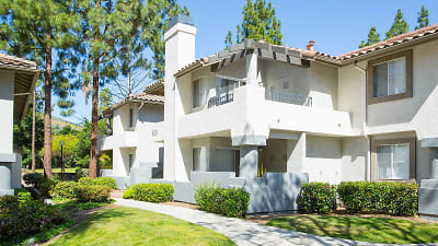 Oak Park Apartment Homes - Oak Park, CA