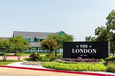 The London - Per Bed Lease Apartments - College Station, TX