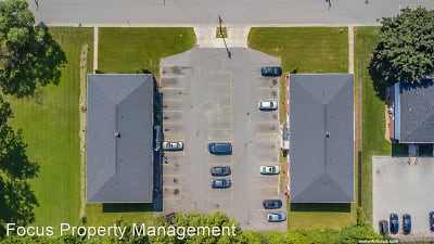 2035 Eastman Ave - Green Bay, WI