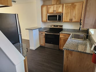 1640 S St unit 1640 - Springfield, OR