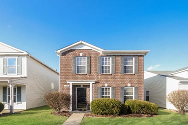 12890 Freedom Dr - Fishers, IN