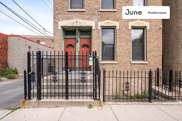2345 N Bosworth Ave - Chicago, IL