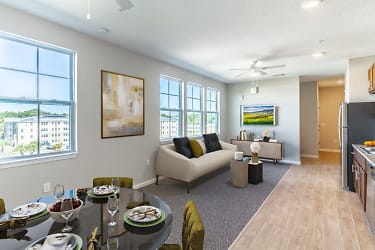 DeLand Commons Apartments - Deland, FL