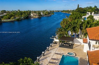 1309 Middle River Dr - Fort Lauderdale, FL