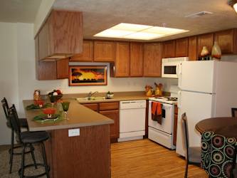 Serengeti Springs Apartments - West Jordan, UT