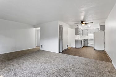 Seven Gables Apartments - Portland, OR