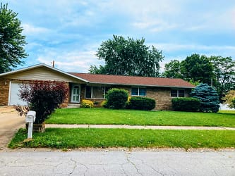 320 Crestwood Dr - Michigan City, IN