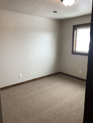 1404 4th Ave SW unit 7 - Spencer, IA