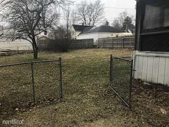 309 W Main St - Middleville, MI