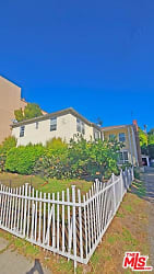 1640 Greenfield Ave - Los Angeles, CA
