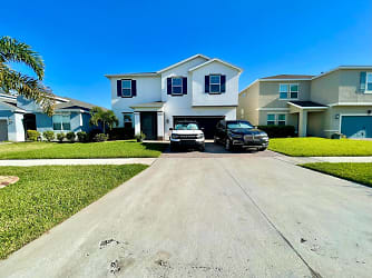 11824 Clare Hill Ave - Riverview, FL