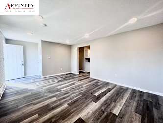 6101 NW Bell Rd unit 3 - Parkville, MO