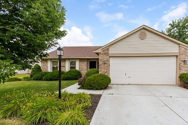 7416 Iron Rock Rd - Indianapolis, IN