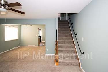 950 E 216th St - Euclid, OH