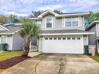 3176 Two Sisters Wy - Pensacola, FL