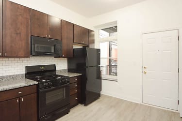 3512 N Halsted R2 - Chicago, IL