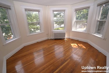 1140 Commonwealth Ave unit 10A - Brookline, MA