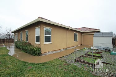 4306 Egret Way - Redding, CA