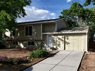 3234 S Dudley St - Lakewood, CO