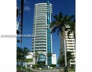 5025 Collins Ave #1808 - Miami Beach, FL