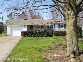 3808 Cumberland Dr - Youngstown, OH