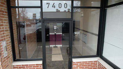 7400 S Stony Is Ave unit 101 - Chicago, IL