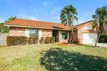 4021 NW 73rd Ave - Coral Springs, FL