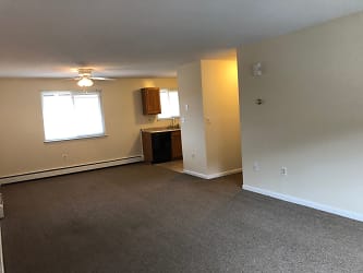 15 Mountain View Terrace unit B-07 - Winsted, CT