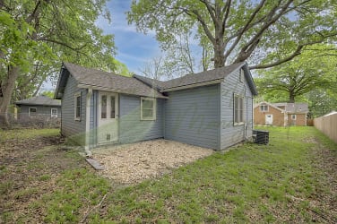 1116 S Hocker Ave - Independence, MO