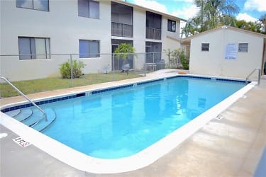 156 NW 60th Ave unit 1-3 - Margate, FL